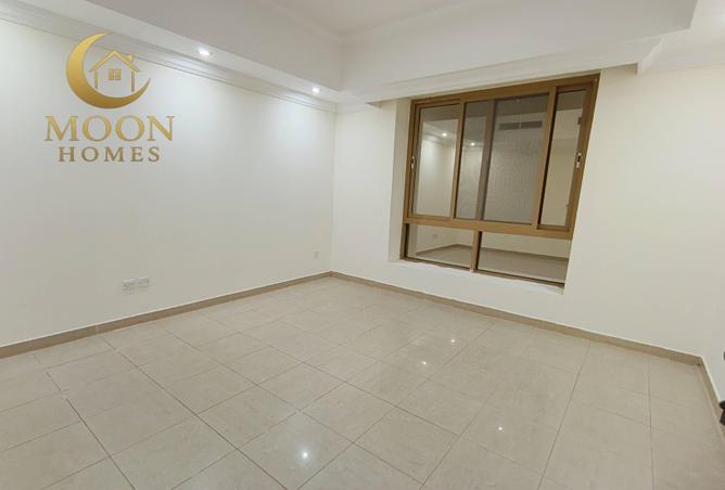 979398 - Property Image 3