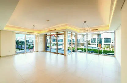 Apartment - 3 Bedrooms - 4 Bathrooms for rent in Crystal Residence - Gewan Island - The Pearl Island - Doha