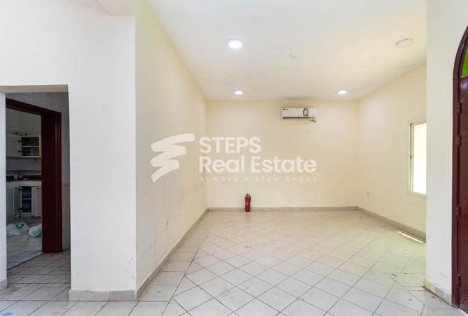 975816 - Property Image 2