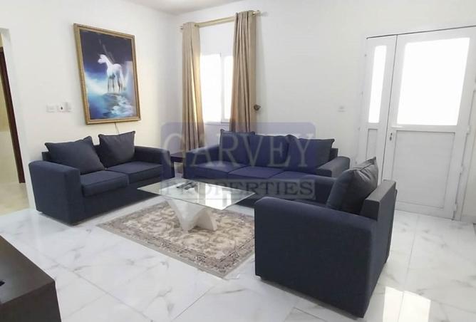 982947 - Property Image 2