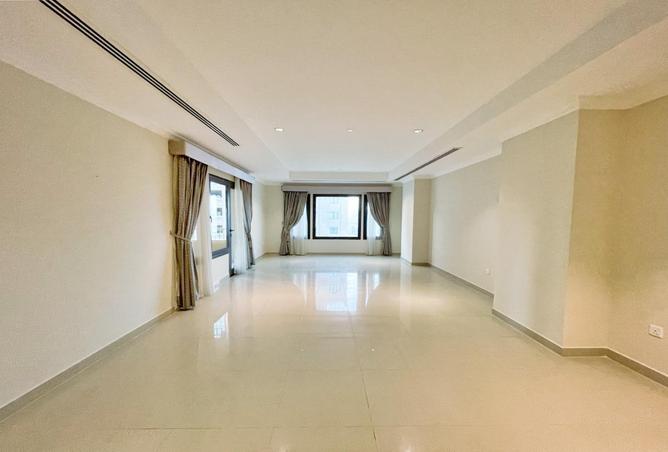 914011 - Property Image 3