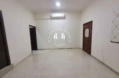 فيلا - 1 حمام للايجار في شارع ام السنيم - عين خالد - الدوحة