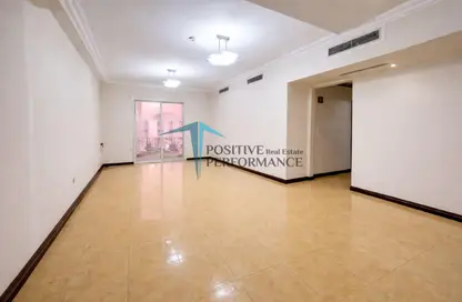 شقة - 3 غرف نوم - 3 حمامات للايجار في شارع السد - السد - الدوحة