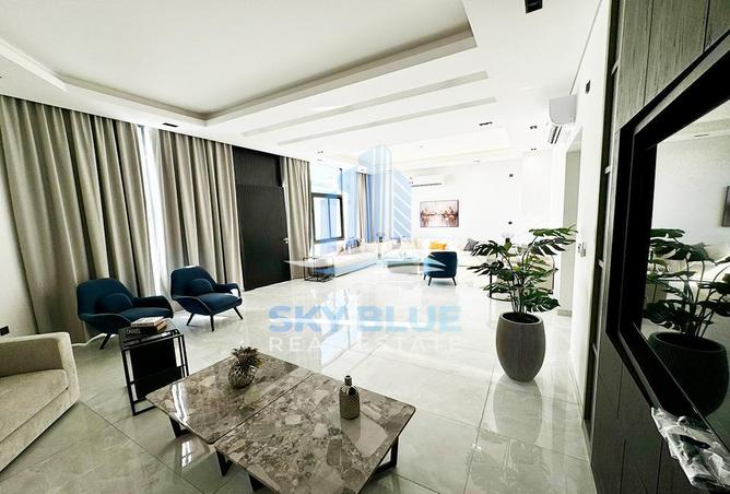 748319 - Property Image 3