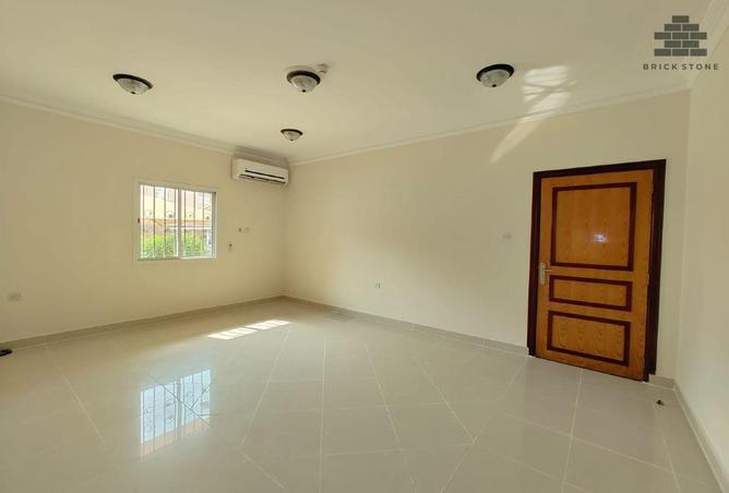 963269 - Property Image 3