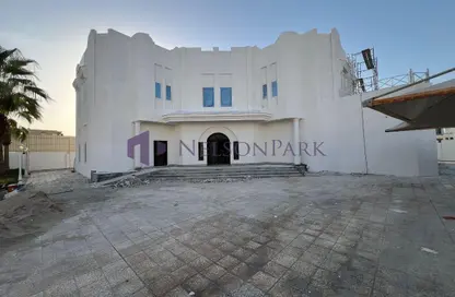 Villa - 4 Bedrooms - 6 Bathrooms for rent in West Bay Villas - West Bay - West Bay - Doha