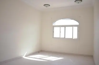 فيلا - 2 غرف نوم - 2 حمامات للايجار في فلل عين خالد - عين خالد - الدوحة