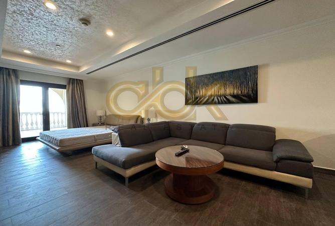 966414 - Property Image 2