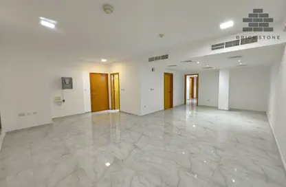 Apartment - 3 Bedrooms - 3 Bathrooms for rent in Al Mansoura - Al Mansoura - Doha