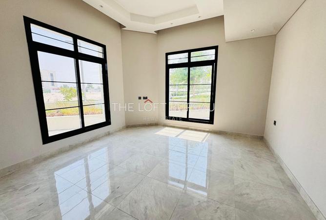 904076 - Property Image 2
