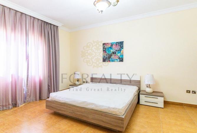 953711 - Property Image 2