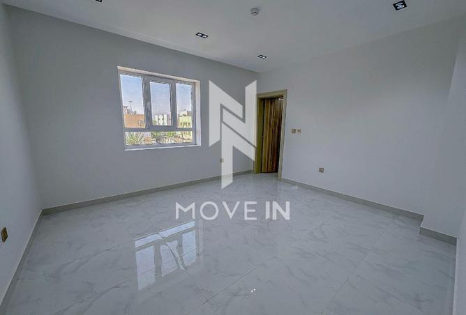 968043 - Property Image 3