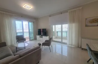 Apartment - 1 Bedroom - 2 Bathrooms for sale in Viva West - Viva Bahriyah - The Pearl Island - Doha