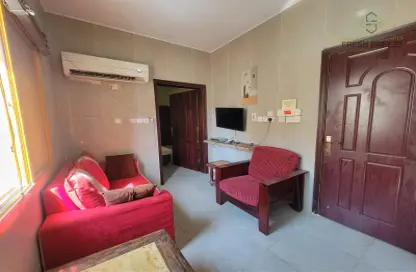 Apartment - 1 Bedroom - 1 Bathroom for rent in Umm Ghuwalina - Umm Ghuwailina - Doha