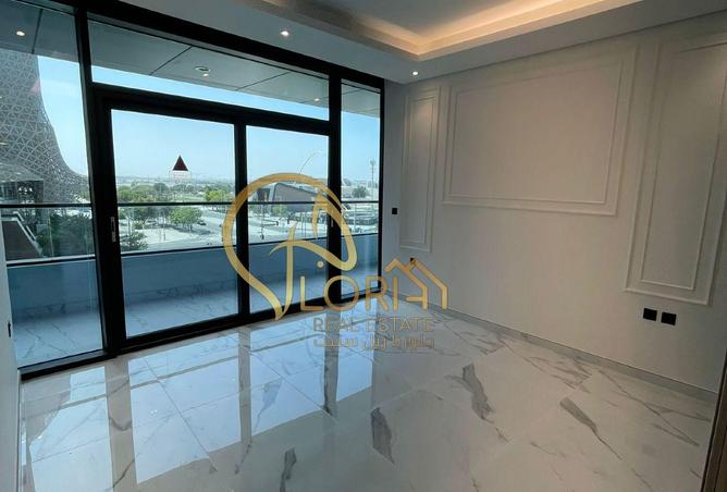 954988 - Property Image 3
