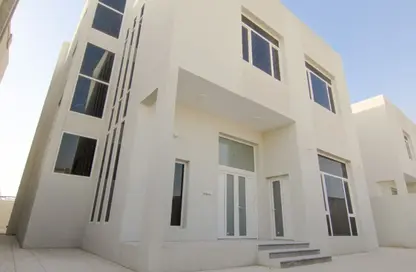 Villa - 5 Bedrooms - 6 Bathrooms for sale in Ain Khalid Gate - Ain Khaled - Doha