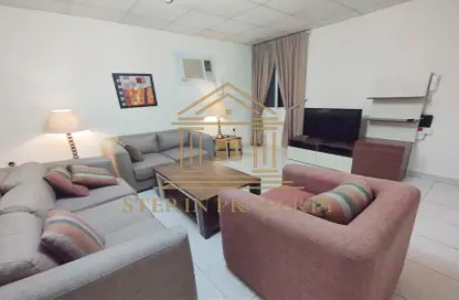 Apartment - 2 Bedrooms - 2 Bathrooms for rent in Umm Ghwailina Comm - Umm Ghuwalina - Umm Ghuwailina - Doha