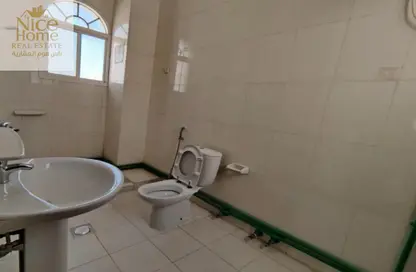 فيلا - 5 غرف نوم - 4 حمامات للايجار في طريق المطار القديم - الدوحة فيلا - 5 غرف نوم - 4 حمامات للايجار في طريق المطار القديم - الدوحة