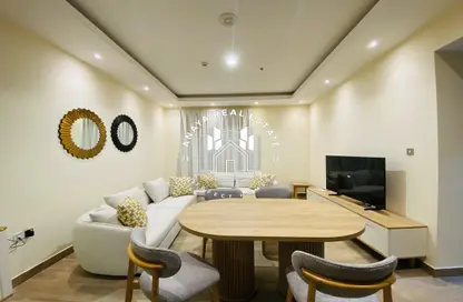 شقة - غرفة نوم - 2 حمامات للايجار في روضة الخيل - الدوحة