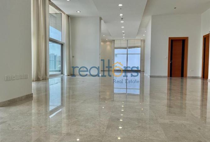 943198 - Property Image 3