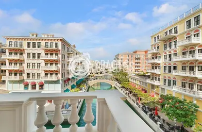 Apartment - 2 Bedrooms - 3 Bathrooms for rent in Carnaval - Qanat Quartier - The Pearl Island - Doha