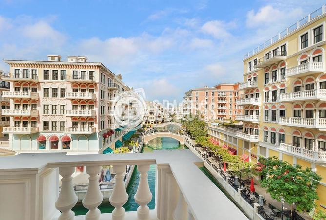 Apartment - 2 Bedrooms - 3 Bathrooms for rent in Carnaval - Qanat Quartier - The Pearl Island - Doha