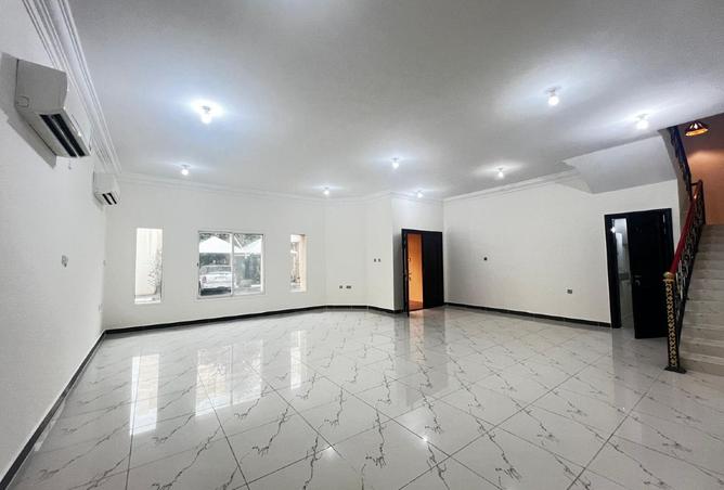 991149 - Property Image 2