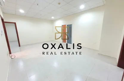 Apartment - 2 Bedrooms - 2 Bathrooms for rent in Al Zubair Bakkar Street - Al Sadd - Doha