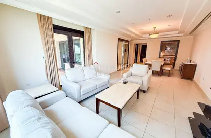 Apartment - 2 Bedrooms - 3 Bathrooms for rent in Tower 6 - Porto Arabia - The Pearl Island - Doha