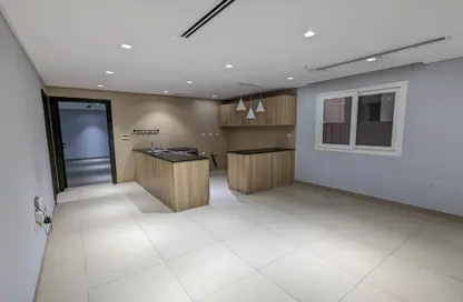 Apartment - 1 Bedroom - 1 Bathroom for rent in Anas Street - Fereej Bin Mahmoud North - Fereej Bin Mahmoud - Doha