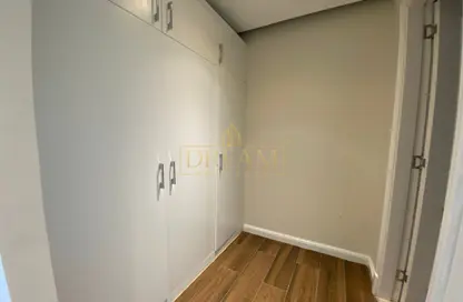 Apartment - 1 Bedroom - 2 Bathrooms for sale in Floresta Gardens - Floresta Gardens - The Pearl Island - Doha