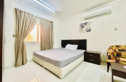 Apartment - Studio - 1 Bathroom for rent in Umm Ghuwailina 4 - Umm Ghuwailina - Doha