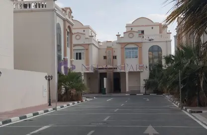 مجمع سكني - 7 غرف نوم - 6 حمامات للايجار في أم صلال علي - أم صلال على - الدوحة