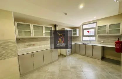 Apartment - 2 Bedrooms - 3 Bathrooms for rent in Al Nasr Street - Al Nasr - Doha