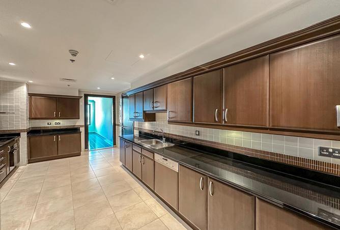 916461 - Property Image 3