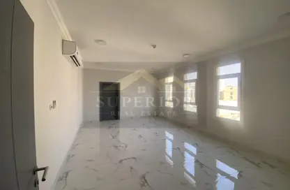 شقة - 3 غرف نوم - 2 حمامات للايجار في ام غوالينا تجارية - ام غويلينا - أم غويلينا - الدوحة شقة - 3 غرف نوم - 2 حمامات للايجار في ام غوالينا تجارية - ام غويلينا - أم غويلينا - الدوحة