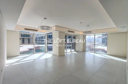 Apartment - 3 Bedrooms - 4 Bathrooms for rent in Gewan Island - The Pearl Island - Doha