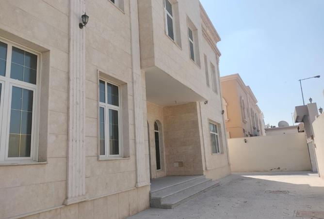 964365 - Property Image 2