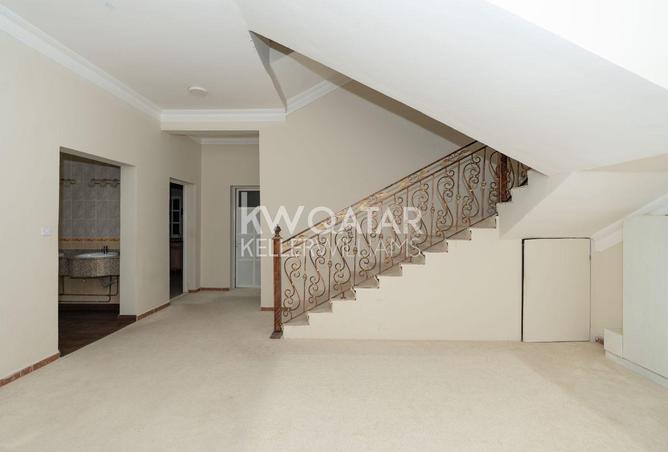 962812 - Property Image 2