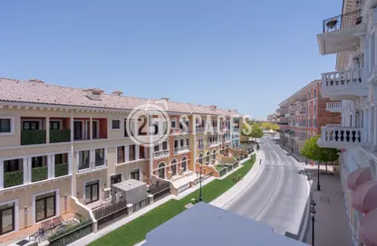 Apartment - 2 Bedrooms - 3 Bathrooms for rent in Gondola - Qanat Quartier - The Pearl Island - Doha