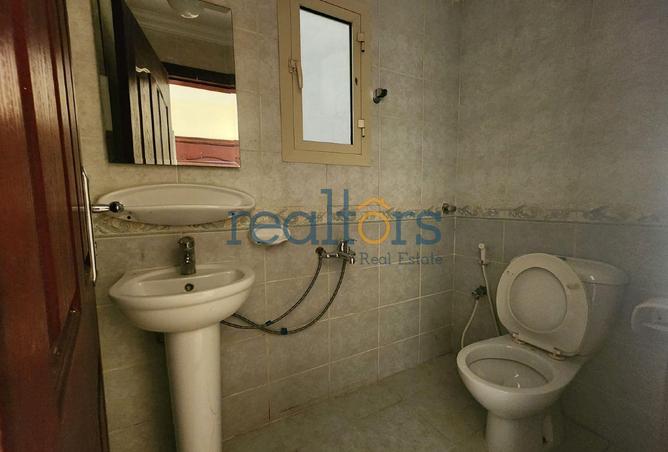 988570 - Property Image 3