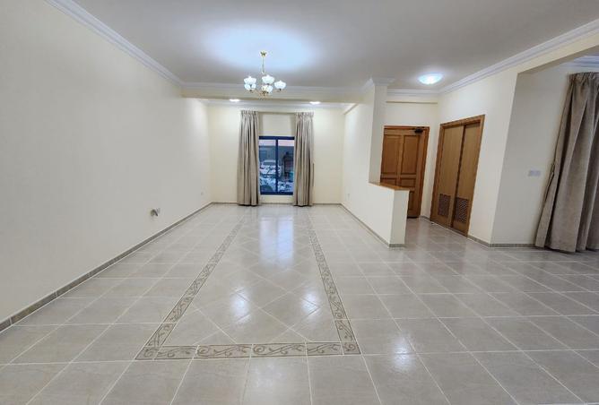 947301 - Property Image 2