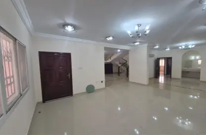 Villa - 4 Bedrooms - 5 Bathrooms for rent in Al Duhail South - Al Duhail - Doha