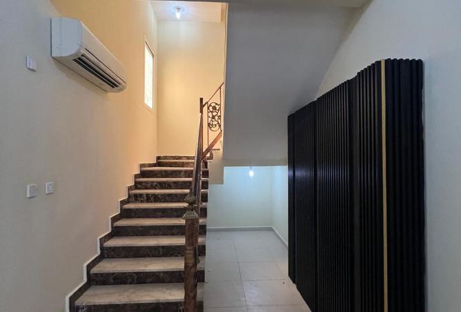 942210 - Property Image 2