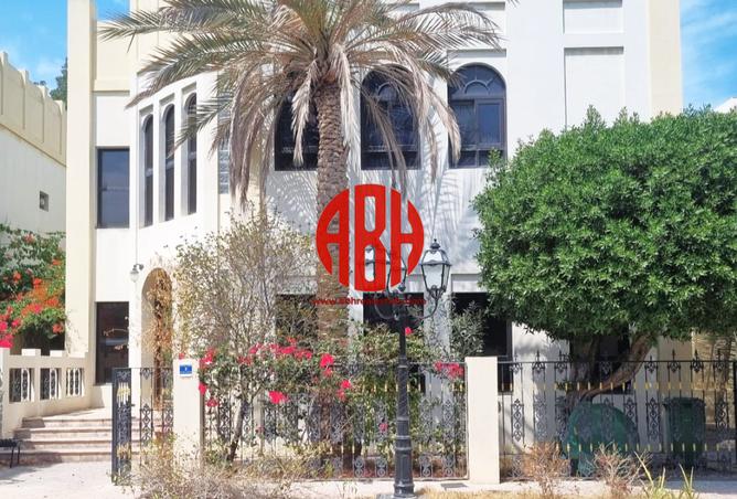 مجمع سكني - 4 غرف نوم - 5 حمامات للايجار في 46 بن عمران - فريج بن عمران - الدوحة