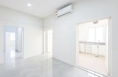 Apartment - 3 Bedrooms - 2 Bathrooms for rent in Al Faisal Tower - Al Dafna - Al Dafna - Doha
