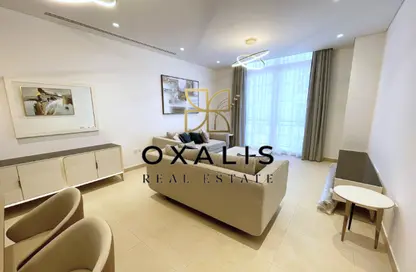 Apartment - 2 Bedrooms - 3 Bathrooms for rent in The Garden - Floresta Gardens - The Pearl Island - Doha