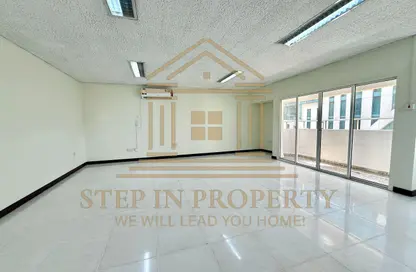 Apartment - 3 Bedrooms - 3 Bathrooms for rent in Al Mansoura - Al Mansoura - Doha