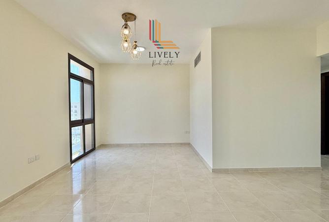 940876 - Property Image 2