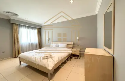 Apartment - 2 Bedrooms - 3 Bathrooms for rent in Al Sadd Road - Al Sadd - Doha